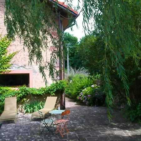 D'hote Odile Et Les Cycleux Lily Bed & Breakfast